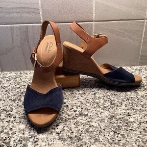 Clarks Helio Jet Collection Wedge Sandal Blue Suede Size 7M